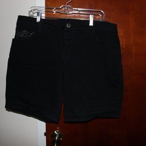 Lee Made to Fit Black Jean Shorts